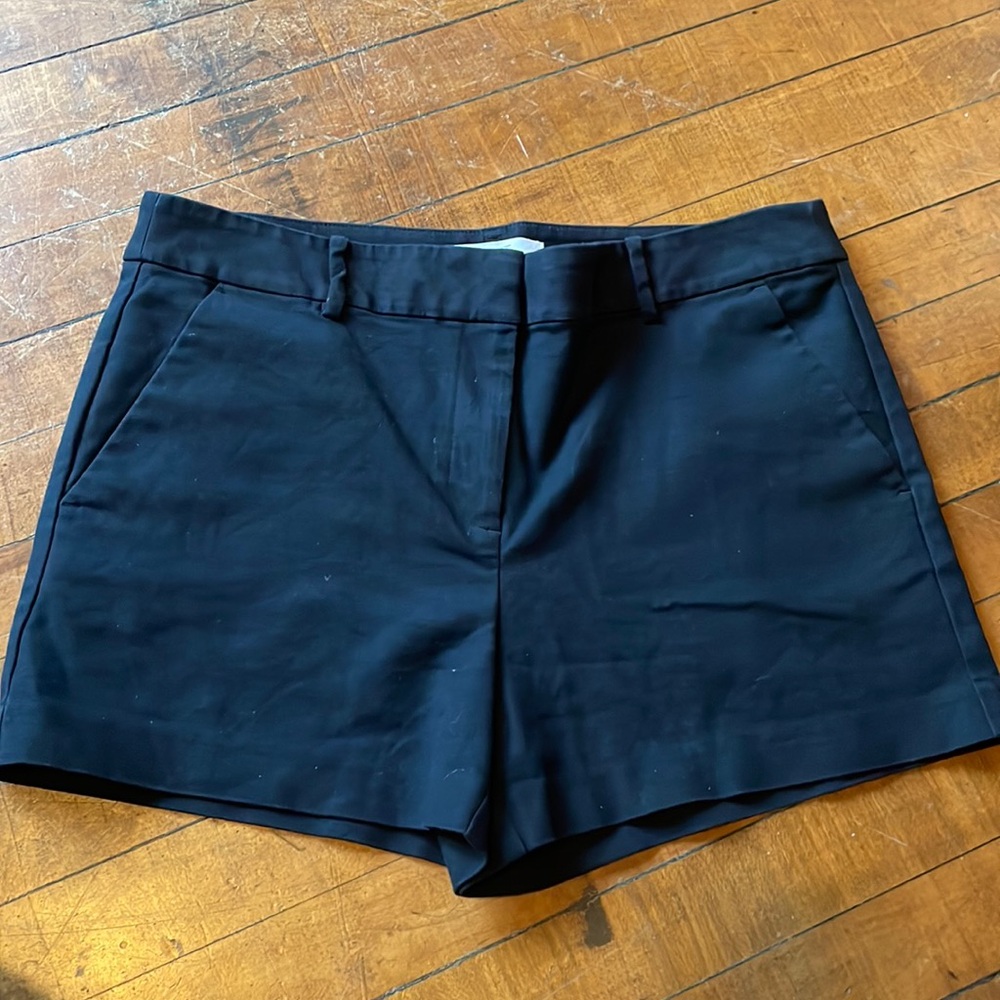 Loft riveria Black short. Size 10. Chino